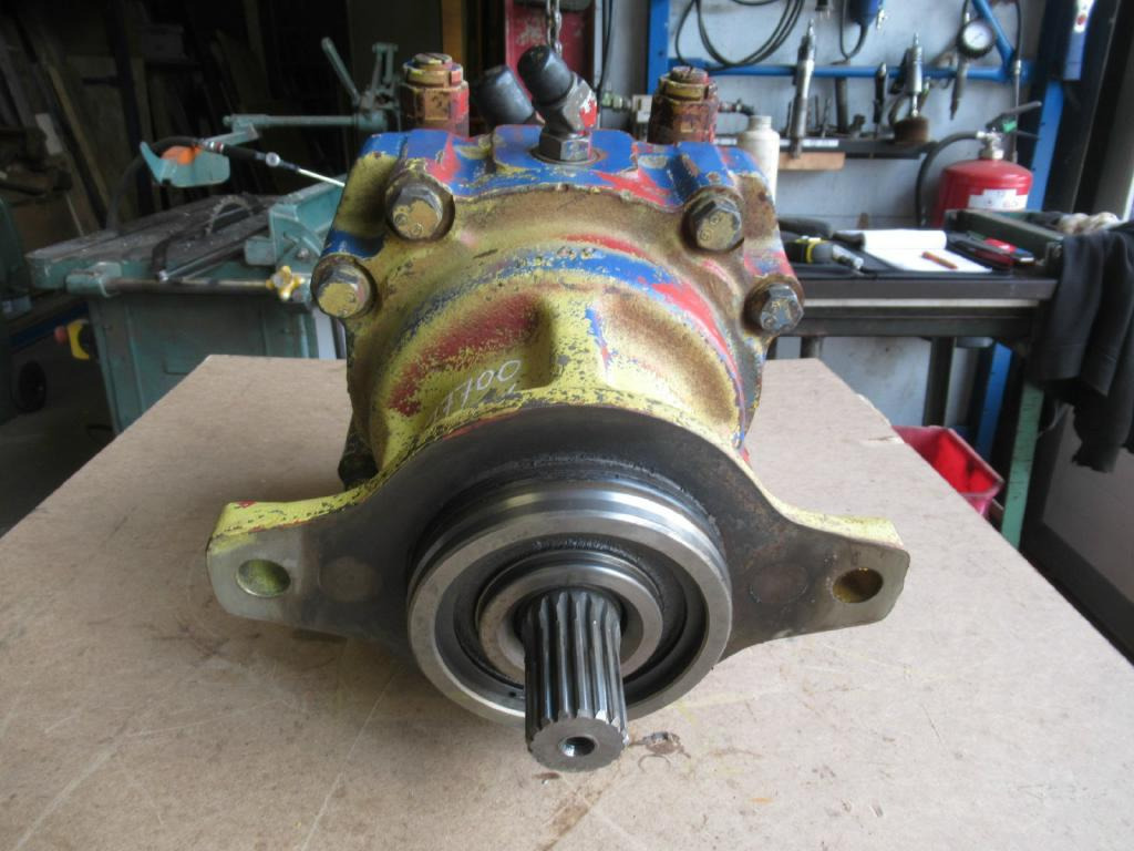 Komatsu PC400LC-5 - - Moteur de rotation pour Engins de chantier: photos 4 Komatsu PC400LC-5 - - Moteur de rotation pour Engins de chantier: photos 4