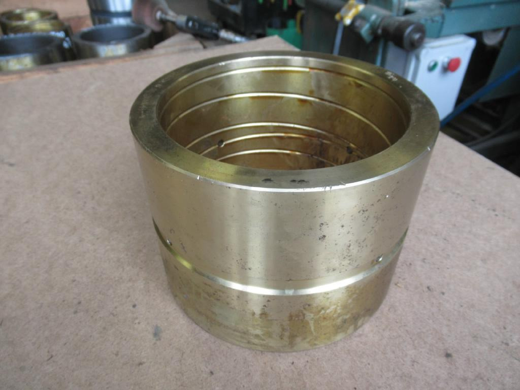Liebherr 9241465 - - Pistons/ Anneaux/ Manchons pour Engins de chantier: photos 1 Liebherr 9241465 - - Pistons/ Anneaux/ Manchons pour Engins de chantier: photos 1