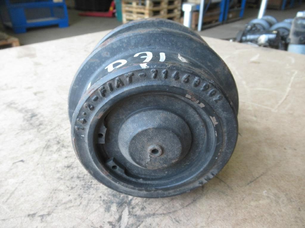 New Holland 71460901 - Galet à chenilles pour Engins de chantier: photos 3 New Holland 71460901 - Galet à chenilles pour Engins de chantier: photos 3