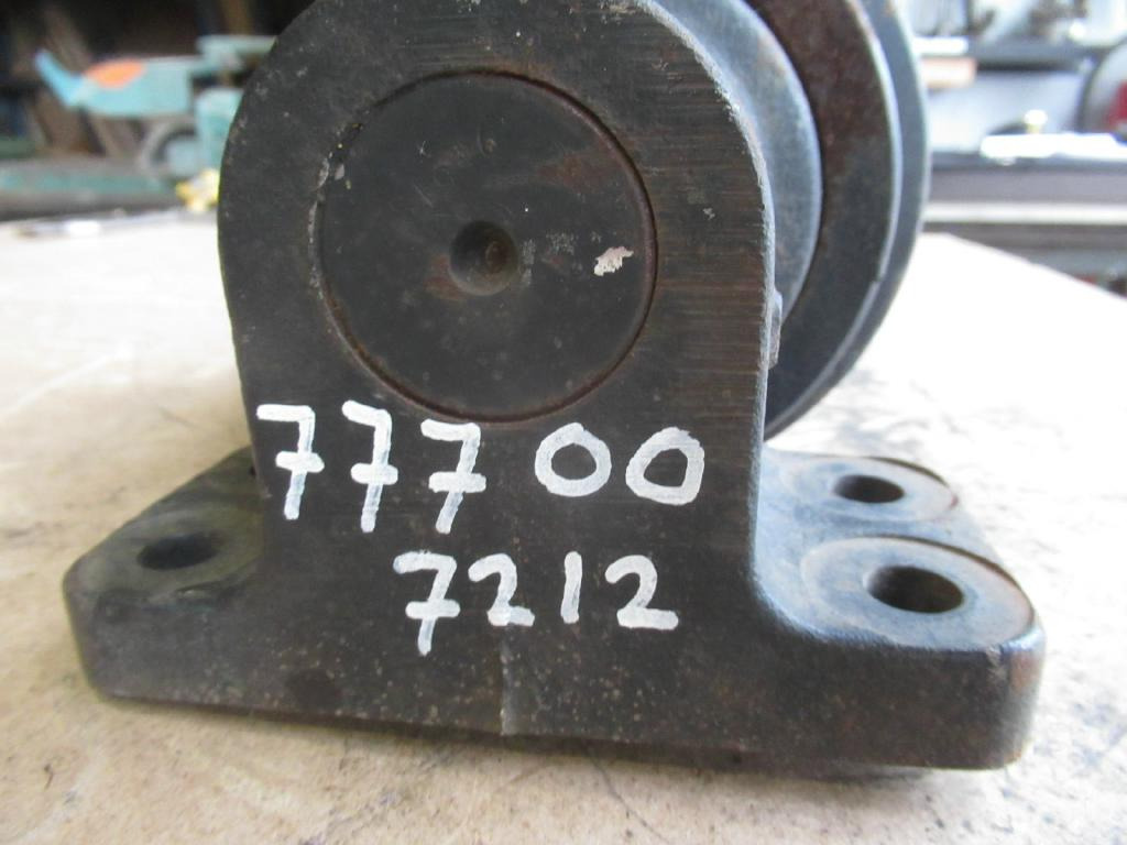 New Holland 71460901 - Galet à chenilles pour Engins de chantier: photos 5 New Holland 71460901 - Galet à chenilles pour Engins de chantier: photos 5