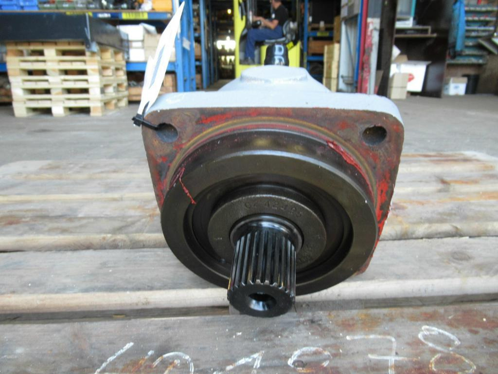 O&K 2700288 - 2804018 - Moteur de rotation pour Engins de chantier: photos 2 O&K 2700288 - 2804018 - Moteur de rotation pour Engins de chantier: photos 2