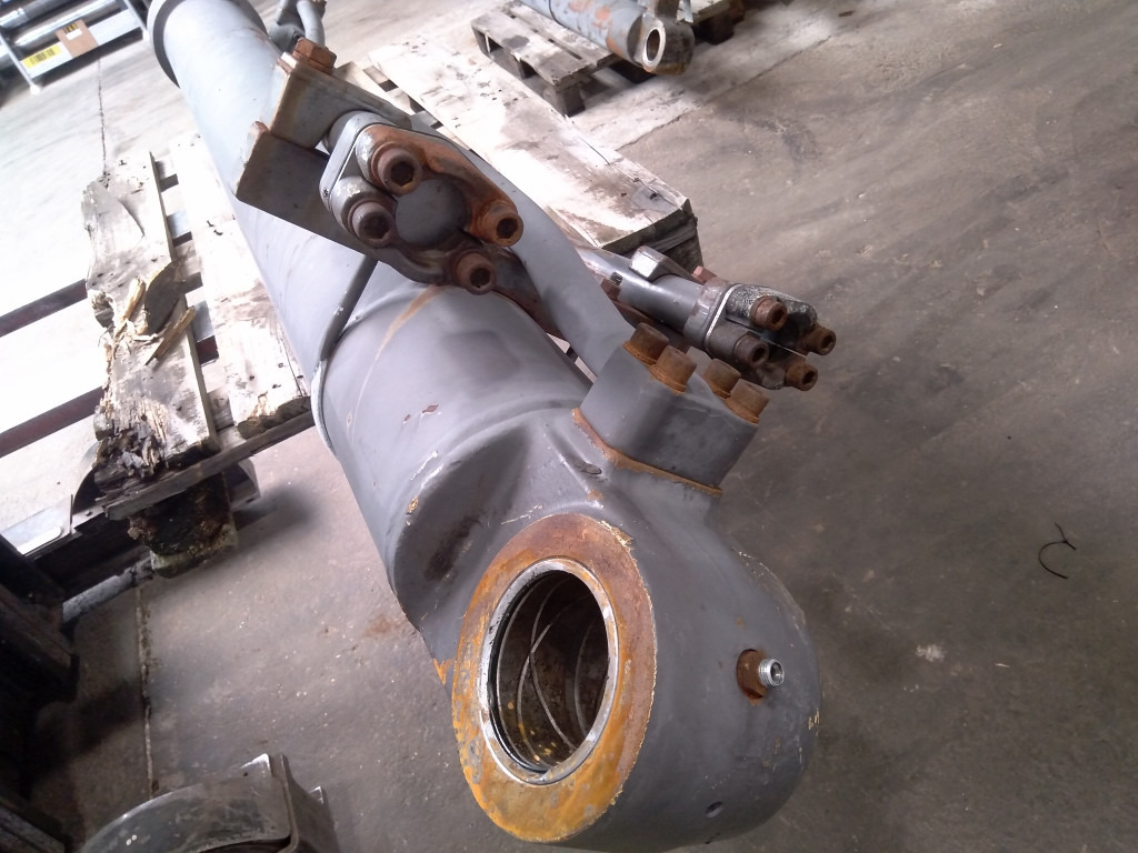 Volvo SA114604990 - Vérin hydraulique pour Engins de chantier: photos 3 Volvo SA114604990 - Vérin hydraulique pour Engins de chantier: photos 3