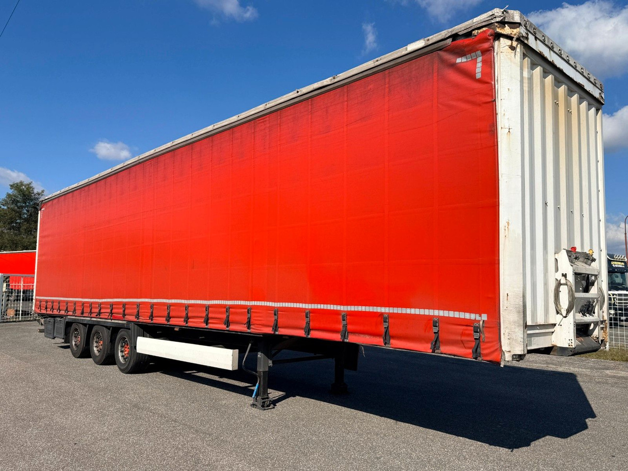 Krone SD - Semi-remorque rideaux coulissants: photos 3 Krone SD - Semi-remorque rideaux coulissants: photos 3