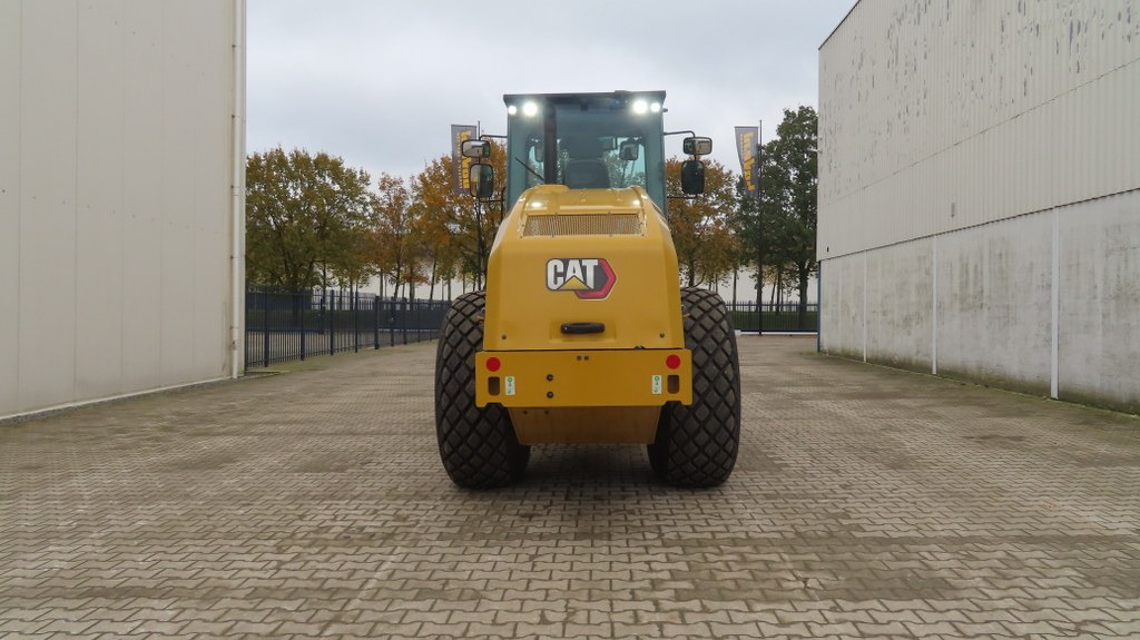 Caterpillar CS17 - Compacteur à pieds de mouton/ Monocylindre: photos 3 Caterpillar CS17 - Compacteur à pieds de mouton/ Monocylindre: photos 3