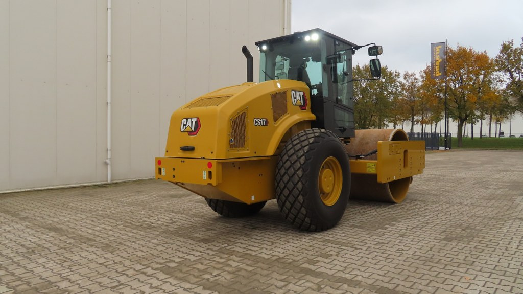 Caterpillar CS17 - Compacteur à pieds de mouton/ Monocylindre: photos 2 Caterpillar CS17 - Compacteur à pieds de mouton/ Monocylindre: photos 2