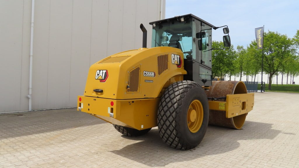 Caterpillar CS66B - Compacteur à pieds de mouton/ Monocylindre: photos 2 Caterpillar CS66B - Compacteur à pieds de mouton/ Monocylindre: photos 2
