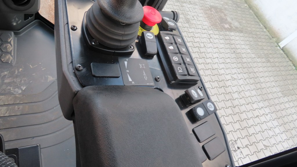 Caterpillar CS66B en crédit-bail Caterpillar CS66B: photos 17 Caterpillar CS66B en crédit-bail Caterpillar CS66B: photos 17