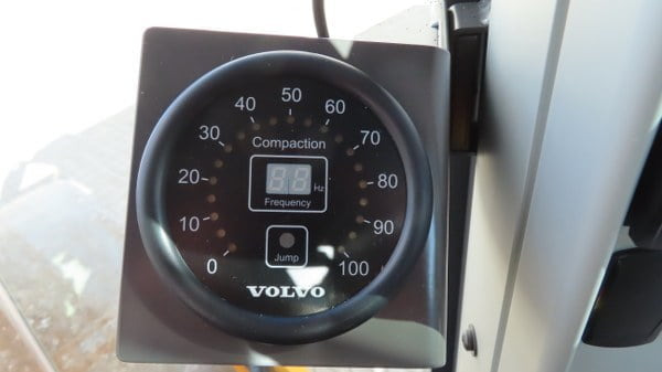 Compacteur à pieds de mouton/ Monocylindre Volvo SD 75 B: photos 10