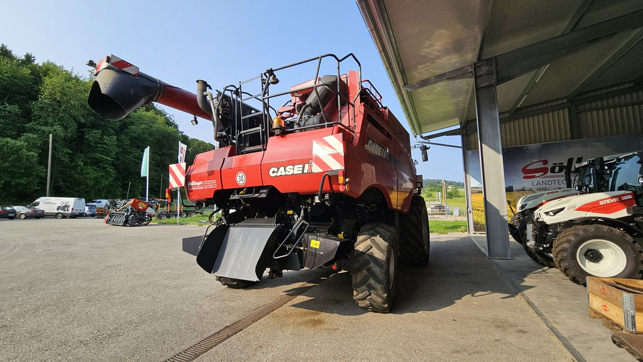 Case IH Axial-Flow 7240 - Moissonneuse-batteuse: photos 4 Case IH Axial-Flow 7240 - Moissonneuse-batteuse: photos 4