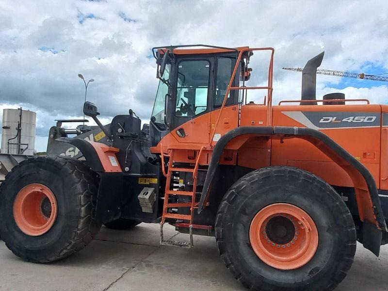 Doosan 450 - Chargeuse sur pneus: photos 1 Doosan 450 - Chargeuse sur pneus: photos 1