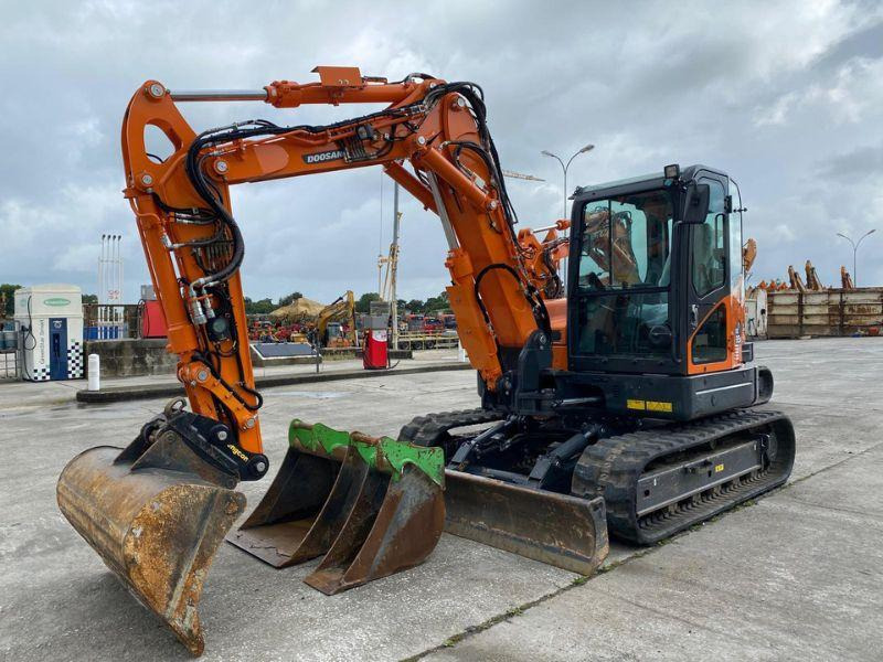 Doosan DX 85 R - Pelle sur chenille: photos 1 Doosan DX 85 R - Pelle sur chenille: photos 1