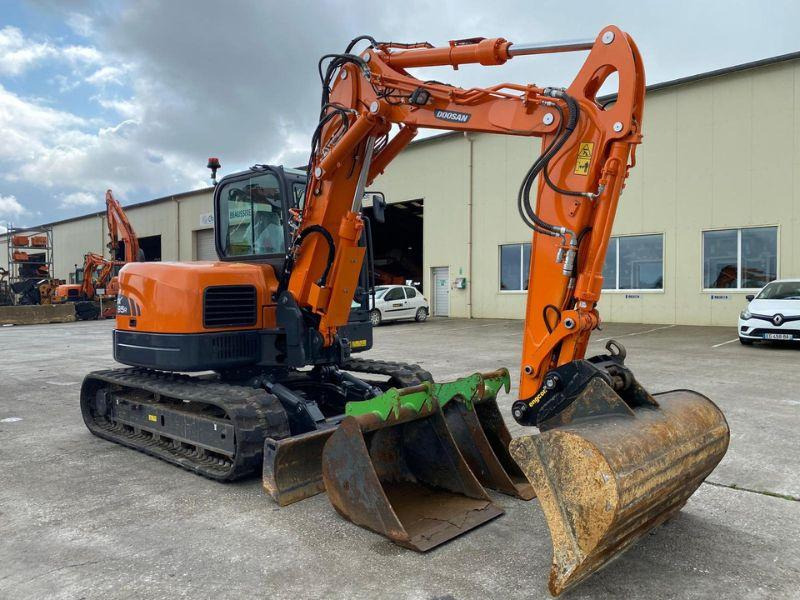 Doosan DX 85 R - Pelle sur chenille: photos 3 Doosan DX 85 R - Pelle sur chenille: photos 3