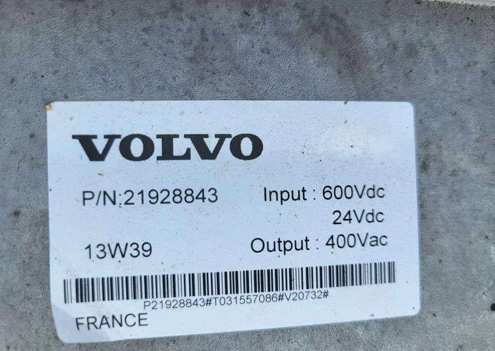 Kompletny system hybrydowy Volvo – akumulator HV, BDU, przetwornica, wiązka, BDU – NOWE - Pièces de rechange pour Camion: photos 4 Kompletny system hybrydowy Volvo – akumulator HV, BDU, przetwornica, wiązka, BDU – NOWE - Pièces de rechange pour Camion: photos 4