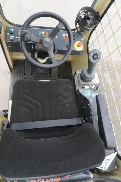 Hubtex S40E - Chariot latéral: photos 3 Hubtex S40E - Chariot latéral: photos 3