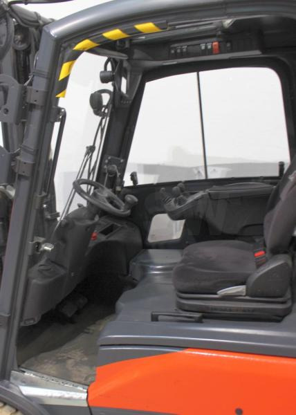 Linde E 18 L EVO 386-02 - Chariot élévateur électrique: photos 4 Linde E 18 L EVO 386-02 - Chariot élévateur électrique: photos 4