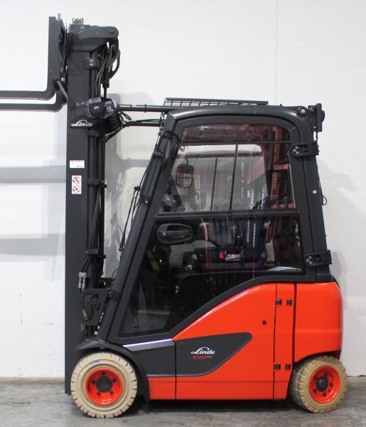 Linde E 20 PH EVO 386-02 - Chariot élévateur électrique: photos 3 Linde E 20 PH EVO 386-02 - Chariot élévateur électrique: photos 3