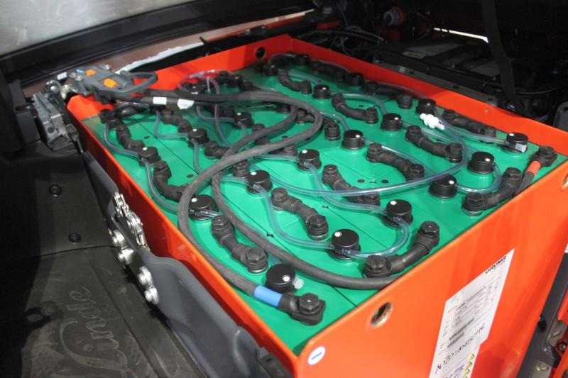 Linde E 20 PH EVO 386-02 - Chariot élévateur électrique: photos 5 Linde E 20 PH EVO 386-02 - Chariot élévateur électrique: photos 5