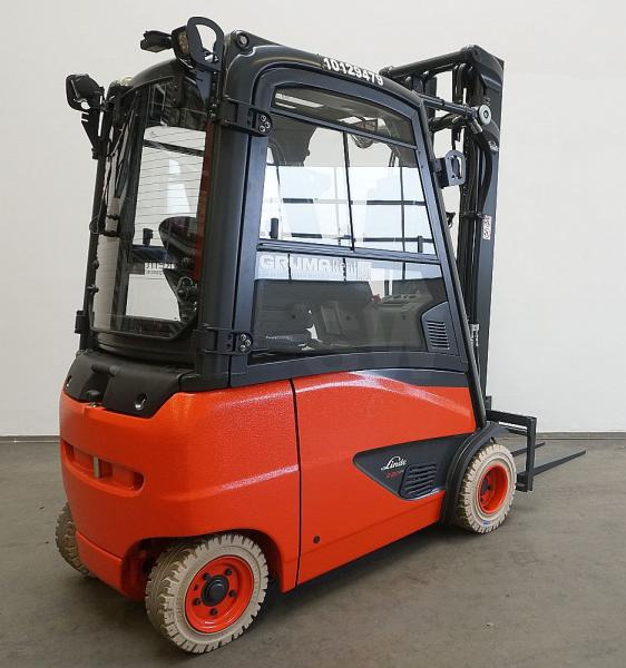 Linde E 20 PH EVO 386-02 - Chariot élévateur électrique: photos 2 Linde E 20 PH EVO 386-02 - Chariot élévateur électrique: photos 2