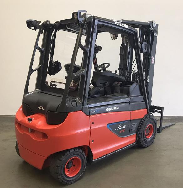 Linde E 30 ION 387 - Chariot élévateur électrique: photos 2 Linde E 30 ION 387 - Chariot élévateur électrique: photos 2