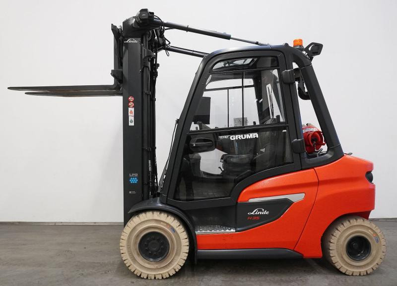 Linde H 35 T 1202-01 - Chariot élévateur à gaz: photos 4 Linde H 35 T 1202-01 - Chariot élévateur à gaz: photos 4