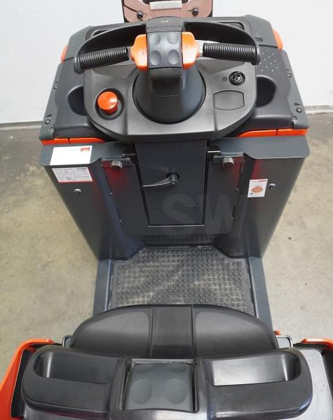 Linde P 30 C 1190 - Chariot tracteur: photos 3 Linde P 30 C 1190 - Chariot tracteur: photos 3