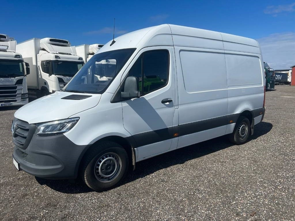 Mercedes-Benz Sprinter 316 CDI serie 1818 - Fourgon utilitaire: photos 1 Mercedes-Benz Sprinter 316 CDI serie 1818 - Fourgon utilitaire: photos 1