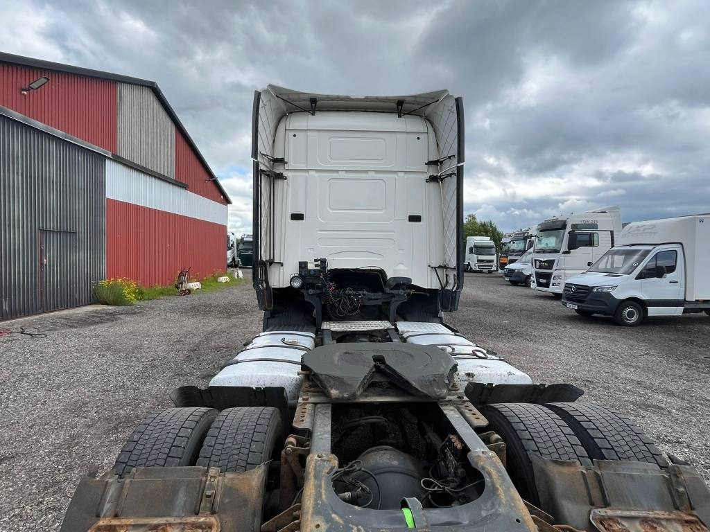 Scania R 400 SERIE NR 3647 - Tracteur routier: photos 4 Scania R 400 SERIE NR 3647 - Tracteur routier: photos 4