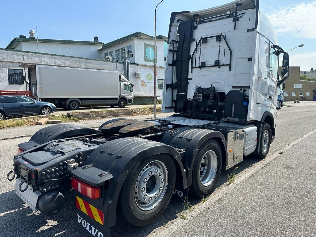 Volvo FH 62 TT serie nr 2251 - Tracteur routier: photos 2 Volvo FH 62 TT serie nr 2251 - Tracteur routier: photos 2