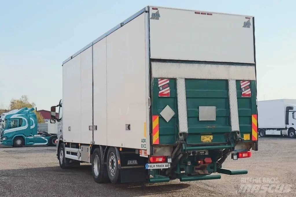 Volvo FM-440 6*2 Serie 8137 - Camion frigorifique: photos 3 Volvo FM-440 6*2 Serie 8137 - Camion frigorifique: photos 3