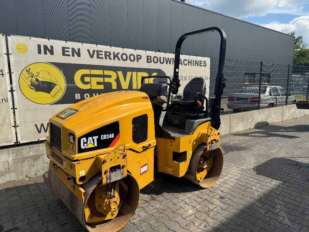 CAT CB 24 B - Rouleau compresseur: photos 1 CAT CB 24 B - Rouleau compresseur: photos 1