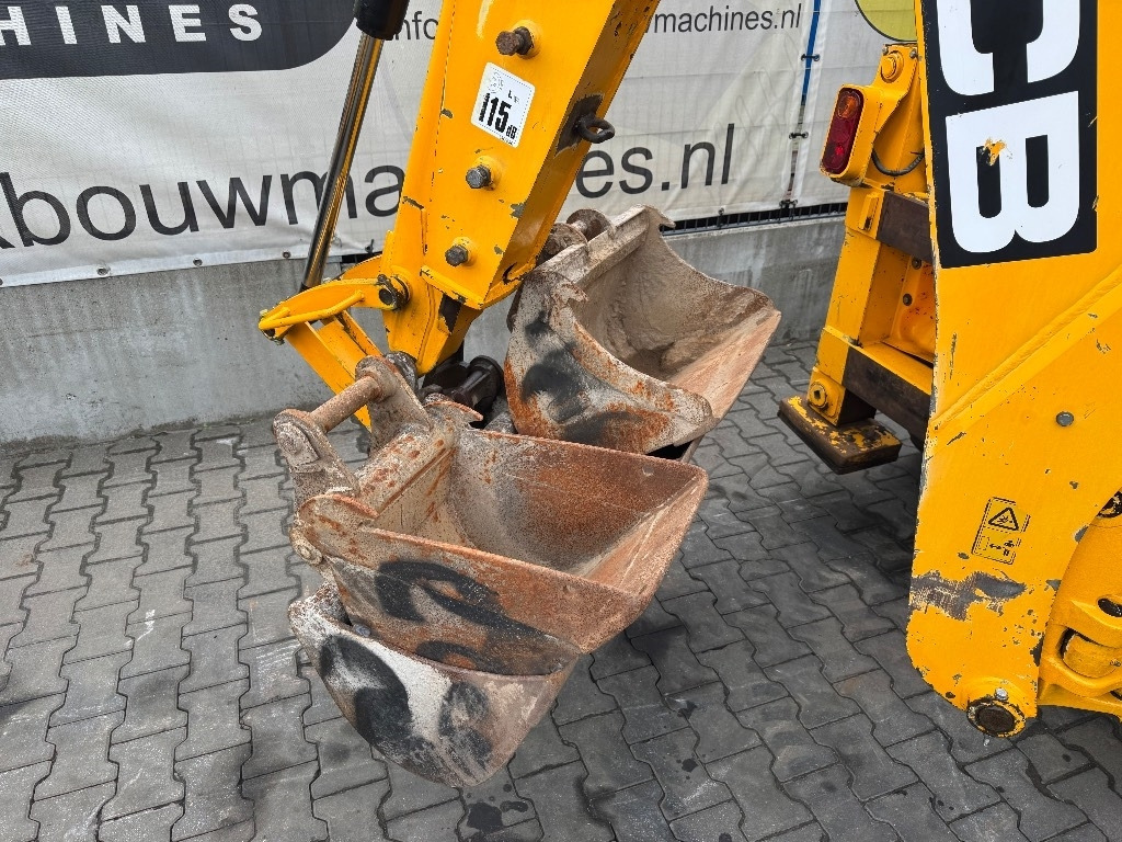 JCB 2 CX - Tractopelle: photos 4 JCB 2 CX - Tractopelle: photos 4
