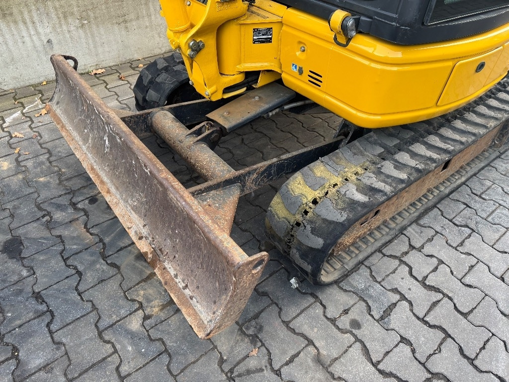 Komatsu PC 26 MR-3 - Mini pelle: photos 4 Komatsu PC 26 MR-3 - Mini pelle: photos 4