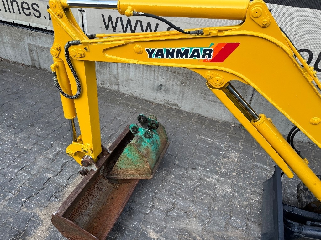 Yanmar B12 - Mini pelle: photos 4 Yanmar B12 - Mini pelle: photos 4