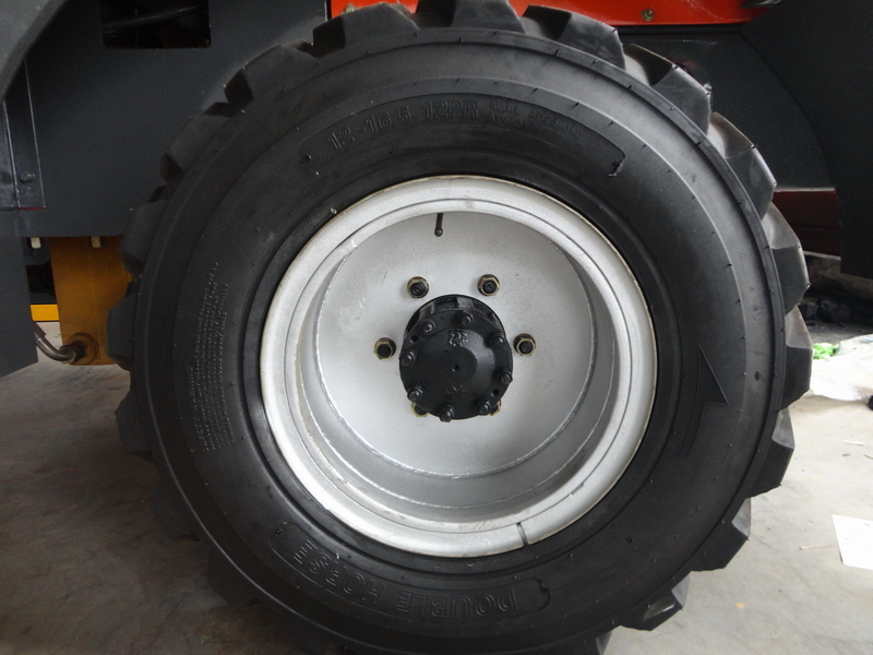 QINGDAO PROMISING China Wheel Loader Tire 12-16.5-12PR - Pneu pour Chargeuse sur pneus: photos 2 QINGDAO PROMISING China Wheel Loader Tire 12-16.5-12PR - Pneu pour Chargeuse sur pneus: photos 2