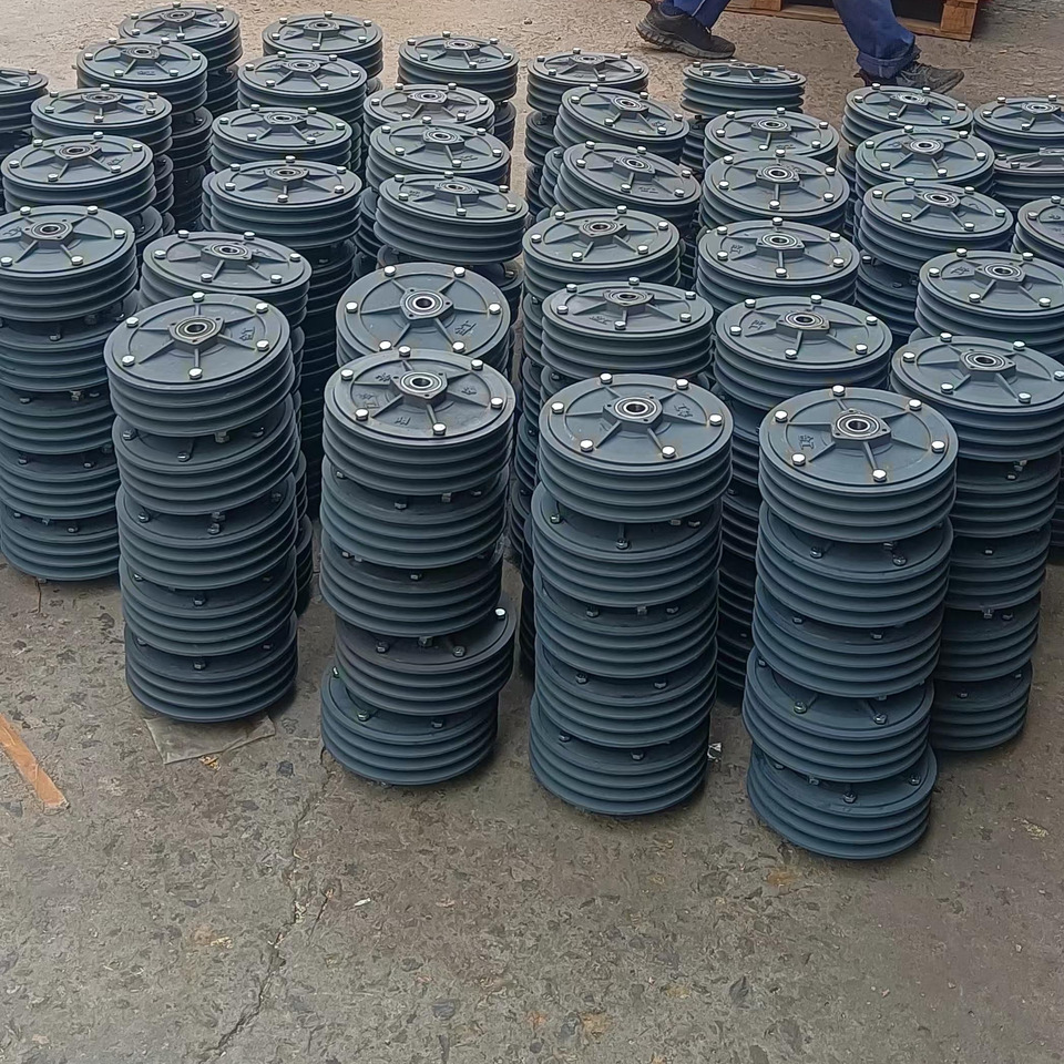 Qingdao Promising 220mm 3 Rib Pulley Clutch Assembly for FLAND FL45 Wheel Loader - Embrayage et pièces pour Chargeuse sur pneus: photos 1 Qingdao Promising 220mm 3 Rib Pulley Clutch Assembly for FLAND FL45 Wheel Loader - Embrayage et pièces pour Chargeuse sur pneus: photos 1