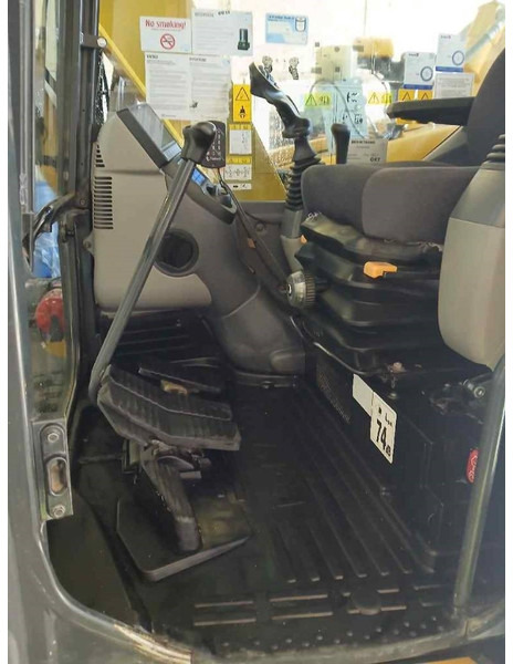 Komatsu PC78US-10 - Mini pelle: photos 5 Komatsu PC78US-10 - Mini pelle: photos 5