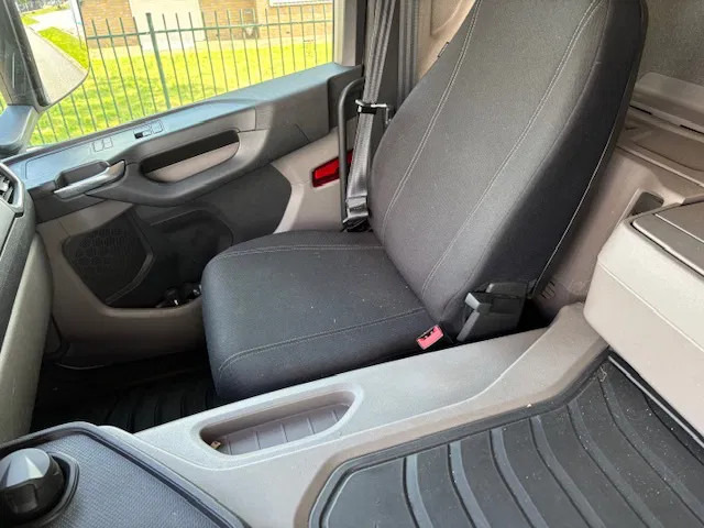 Scania P280 Closed box taillift 2000 kg Fuel CNG ADR 2 units in stock en crédit-bail Scania P280 Closed box taillift 2000 kg Fuel CNG ADR 2 units in stock: photos 17