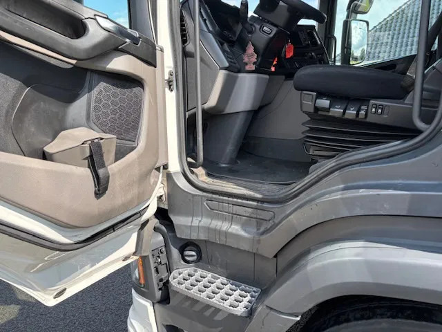 Scania P280 Closed box taillift 2000 kg Fuel CNG ADR 2 units in stock en crédit-bail Scania P280 Closed box taillift 2000 kg Fuel CNG ADR 2 units in stock: photos 20