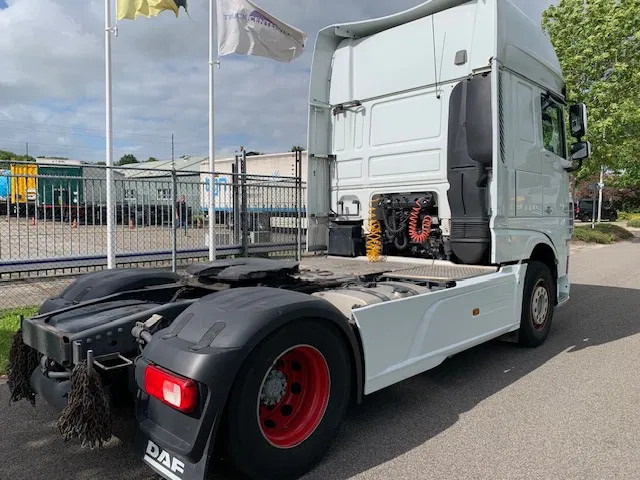 DAF XF 440 FT Euro6 SSC standairco 2 tanks TuV 09-2025 - Tracteur routier: photos 5 DAF XF 440 FT Euro6 SSC standairco 2 tanks TuV 09-2025 - Tracteur routier: photos 5