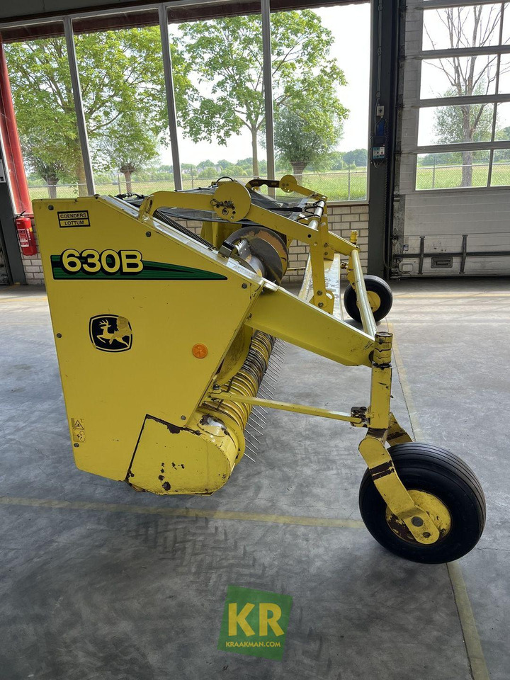 630B John Deere - Accessoire aux ensileuses: photos 2 630B John Deere - Accessoire aux ensileuses: photos 2