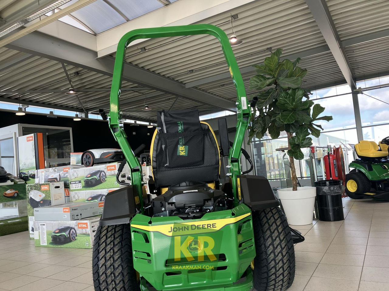 John Deere Z515E ZEROTURN - Motofaucheuse: photos 1 John Deere Z515E ZEROTURN - Motofaucheuse: photos 1