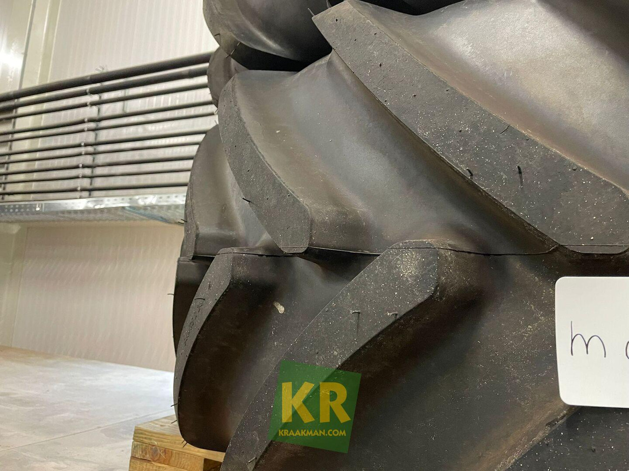 Michelin Multibib 540/65R24 - Roue complète pour Machine agricole: photos 2 Michelin Multibib 540/65R24 - Roue complète pour Machine agricole: photos 2