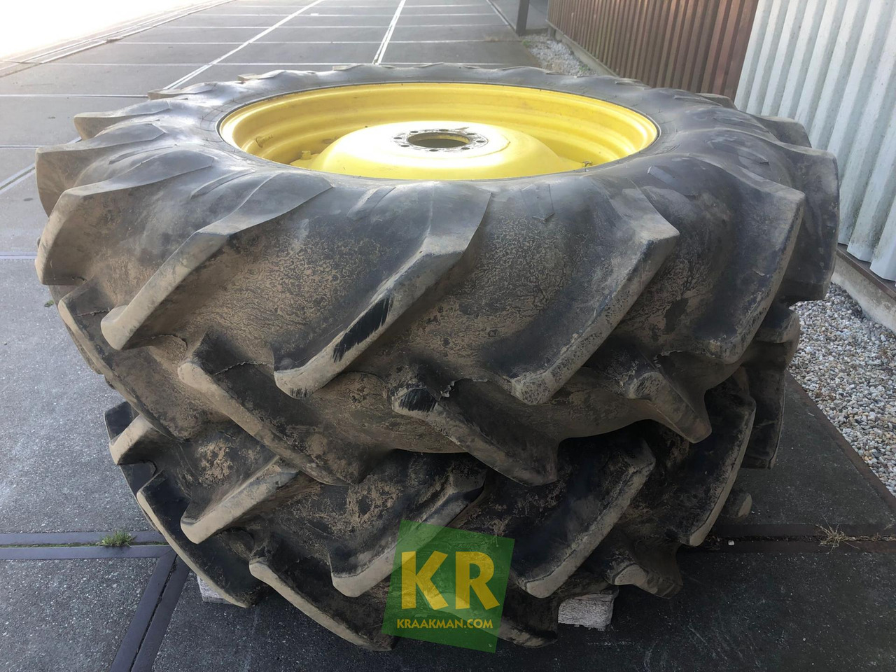 Pirelli PLOEGBAND 18.4R38 - Pneu pour Machine agricole: photos 1 Pirelli PLOEGBAND 18.4R38 - Pneu pour Machine agricole: photos 1