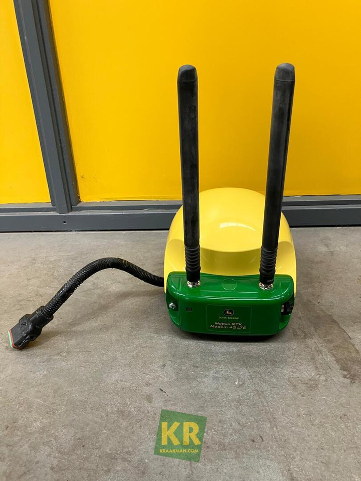 Starfire 6000 ontvanger John Deere - Système de navigation pour Machine agricole: photos 2 Starfire 6000 ontvanger John Deere - Système de navigation pour Machine agricole: photos 2