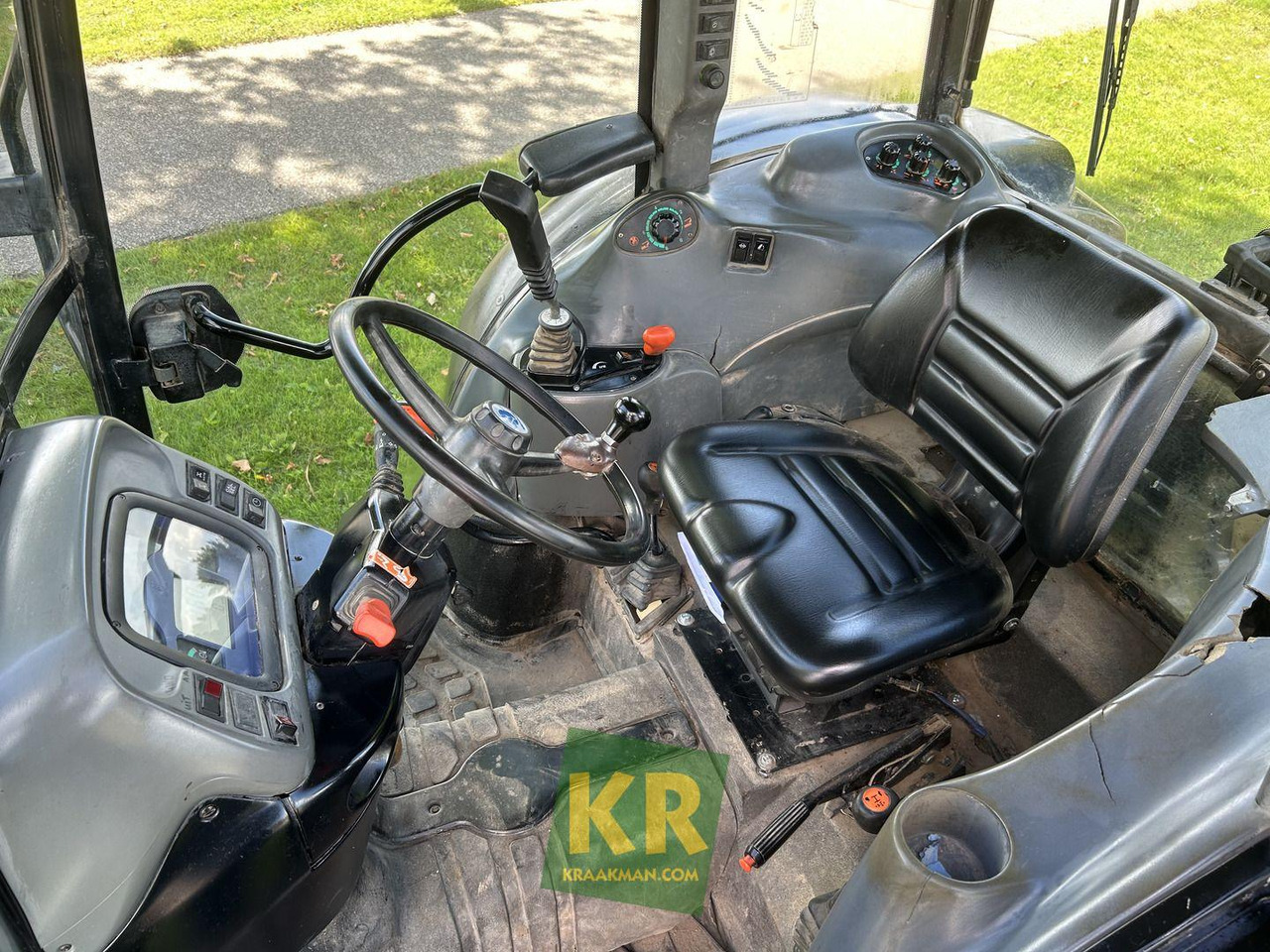 TN75S New Holland - Tracteur agricole: photos 5 TN75S New Holland - Tracteur agricole: photos 5