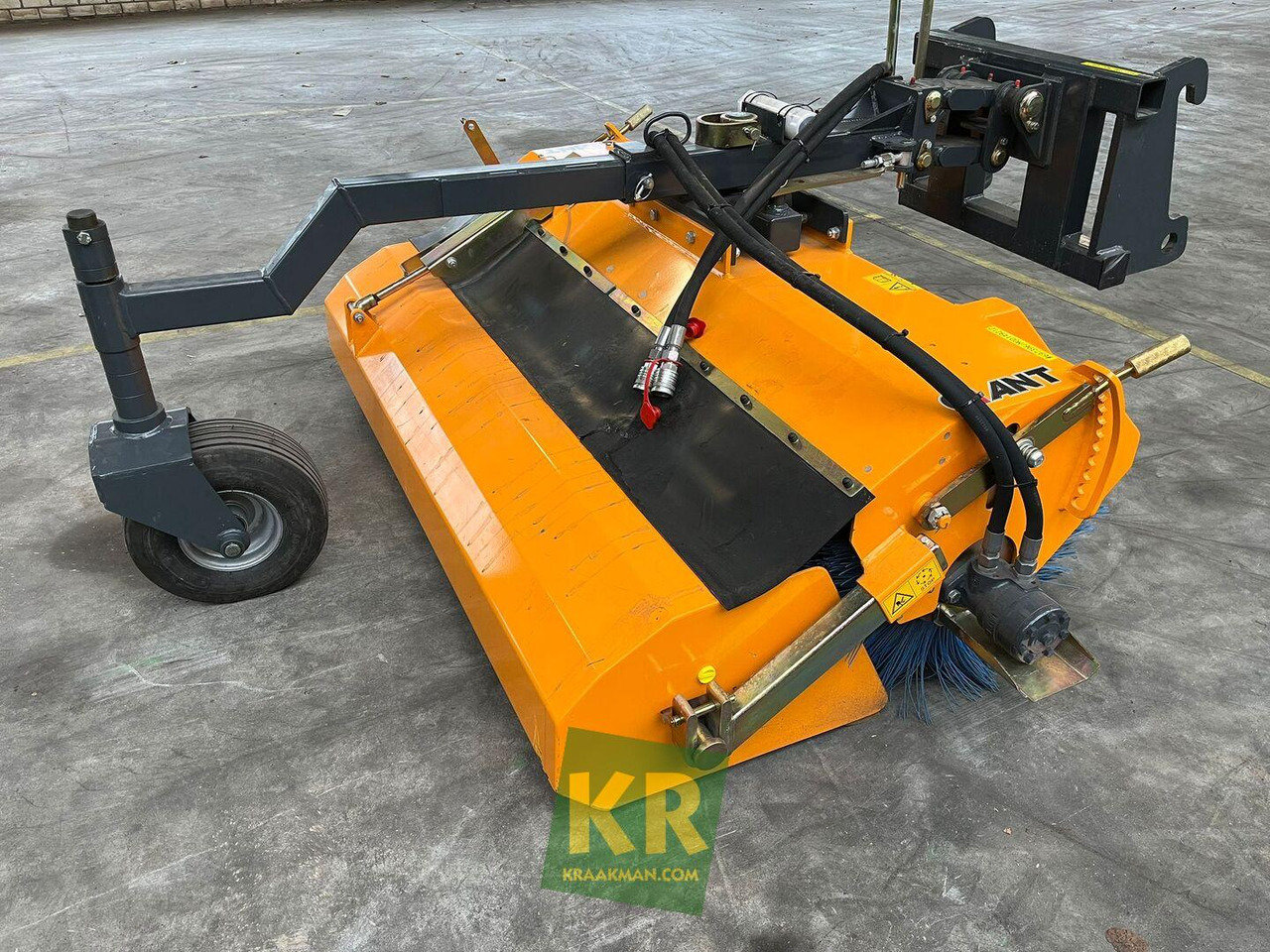 Veegmachine Giant - Brosse: photos 1 Veegmachine Giant - Brosse: photos 1