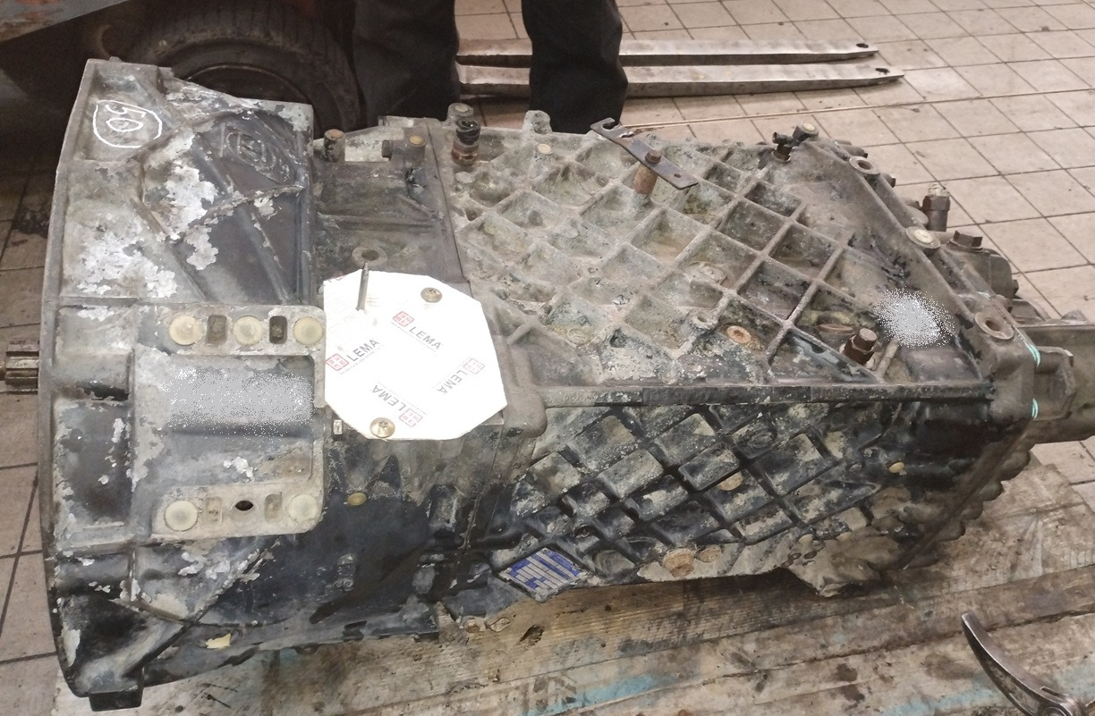 MAN Skrzynia Biegów TGA TGS ZF 16S2020 TO 16 S 2020 0.84 4x4 6x4 6x6 8x4 8x6 8x8 - Boîte de vitesse et pièces pour Camion: photos 1 MAN Skrzynia Biegów TGA TGS ZF 16S2020 TO 16 S 2020 0.84 4x4 6x4 6x6 8x4 8x6 8x8 - Boîte de vitesse et pièces pour Camion: photos 1