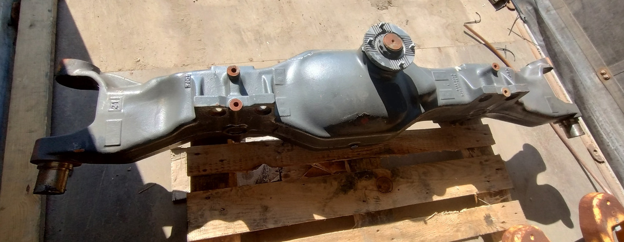 Mercedes Actros AXLE HOUSING MP2 MP3 8x8 AD7 - Essieu avant: photos 2 Mercedes Actros AXLE HOUSING MP2 MP3 8x8 AD7 - Essieu avant: photos 2