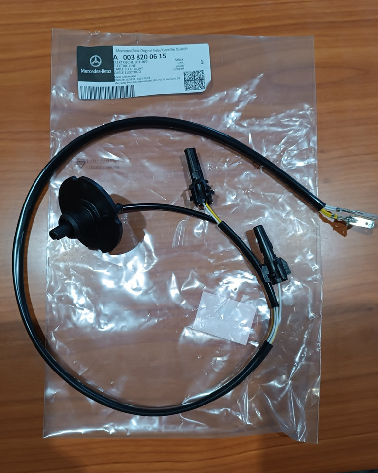 PRZEWÓD NAGRZEWNICY MERCEDES 609 709 711 811 814 817 1120 1324 1524 0038200615 - Chauffage/ Ventilation: photos 1 PRZEWÓD NAGRZEWNICY MERCEDES 609 709 711 811 814 817 1120 1324 1524 0038200615 - Chauffage/ Ventilation: photos 1