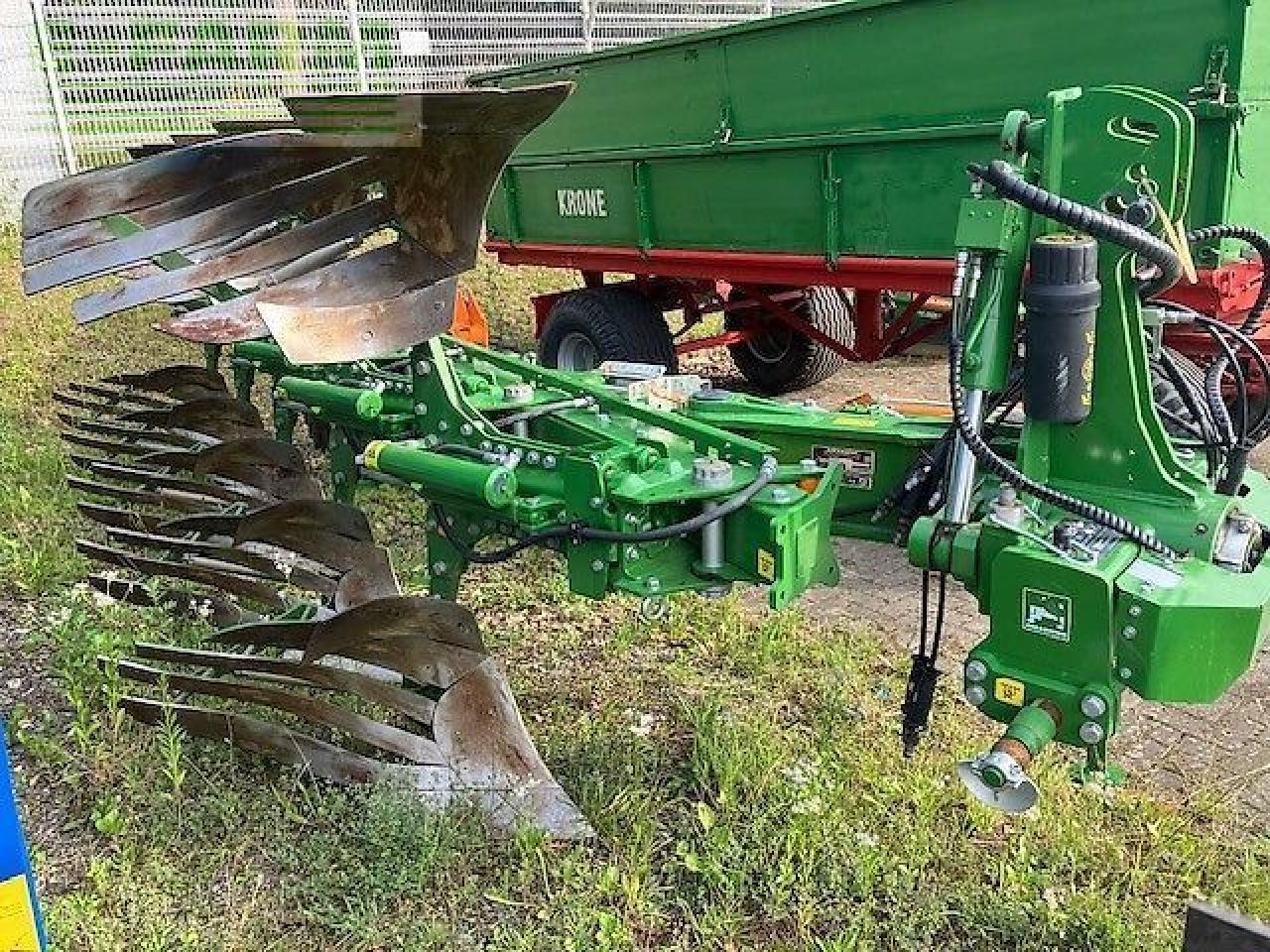 Amazone anbau-volldrehpflug teres 300 - Distributeur d'engrais: photos 2 Amazone anbau-volldrehpflug teres 300 - Distributeur d'engrais: photos 2